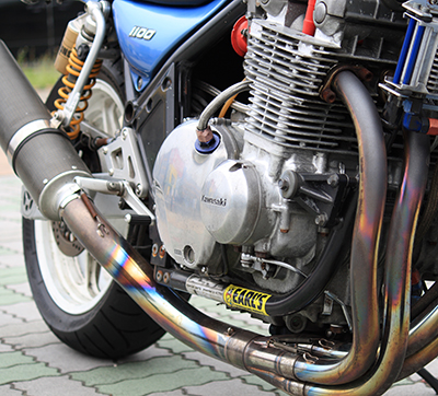 バイクのマフラー